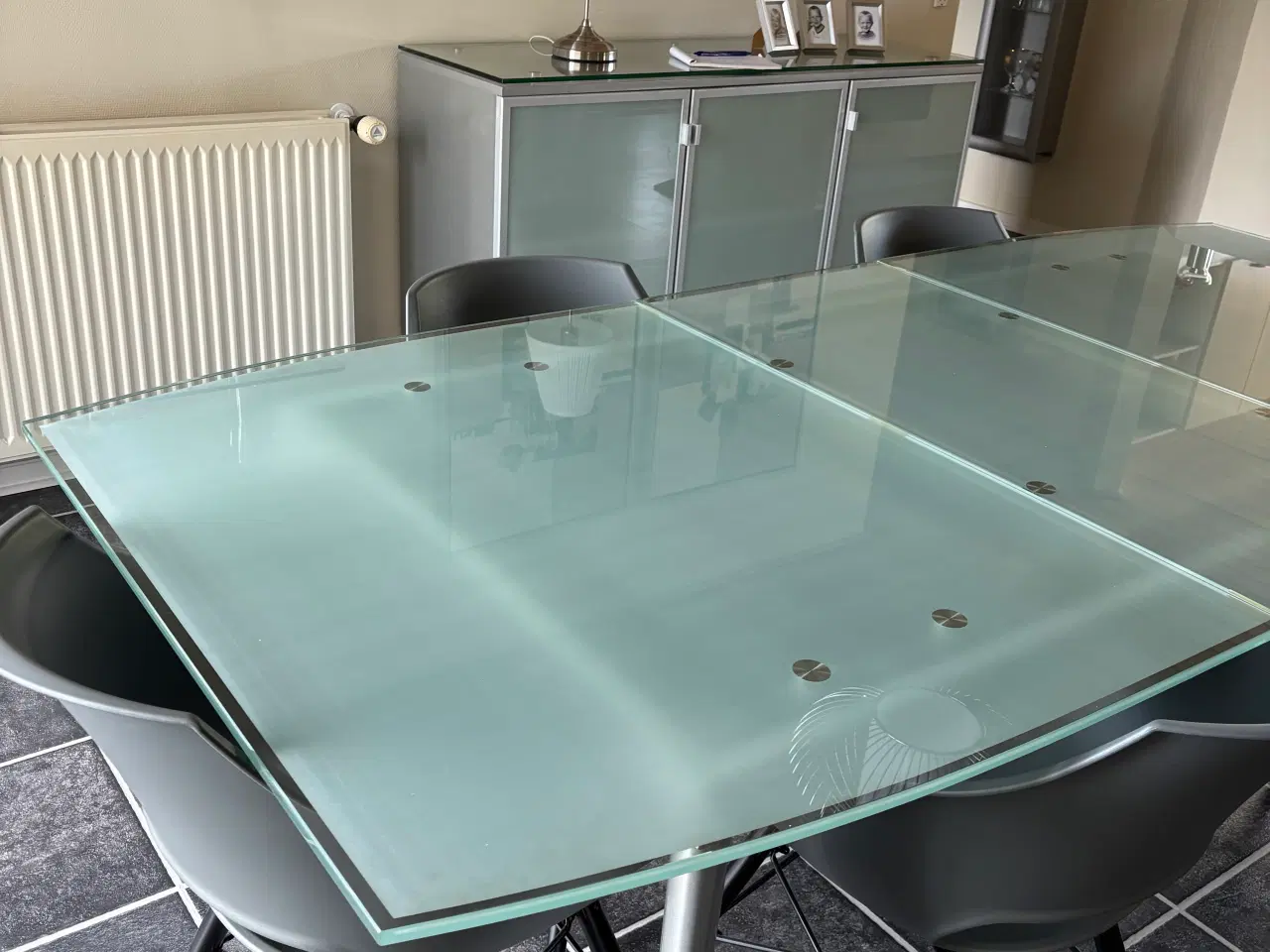 Billede 3 - Spisebord med glasbordplade