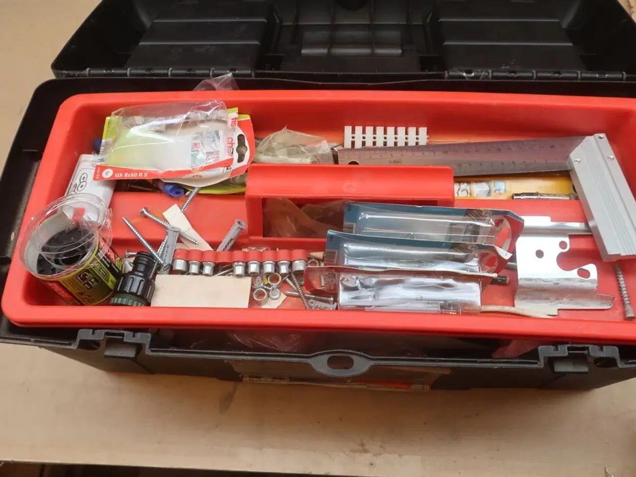 Billede 8 - 3 stk. havemaskiner BLACK & DECKER, pumpe og værktøjskasse