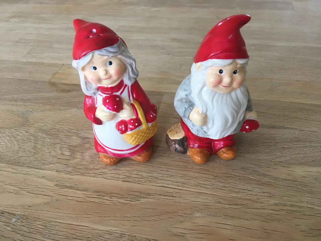 Billede 1 - Salt og peber - julemand og kone