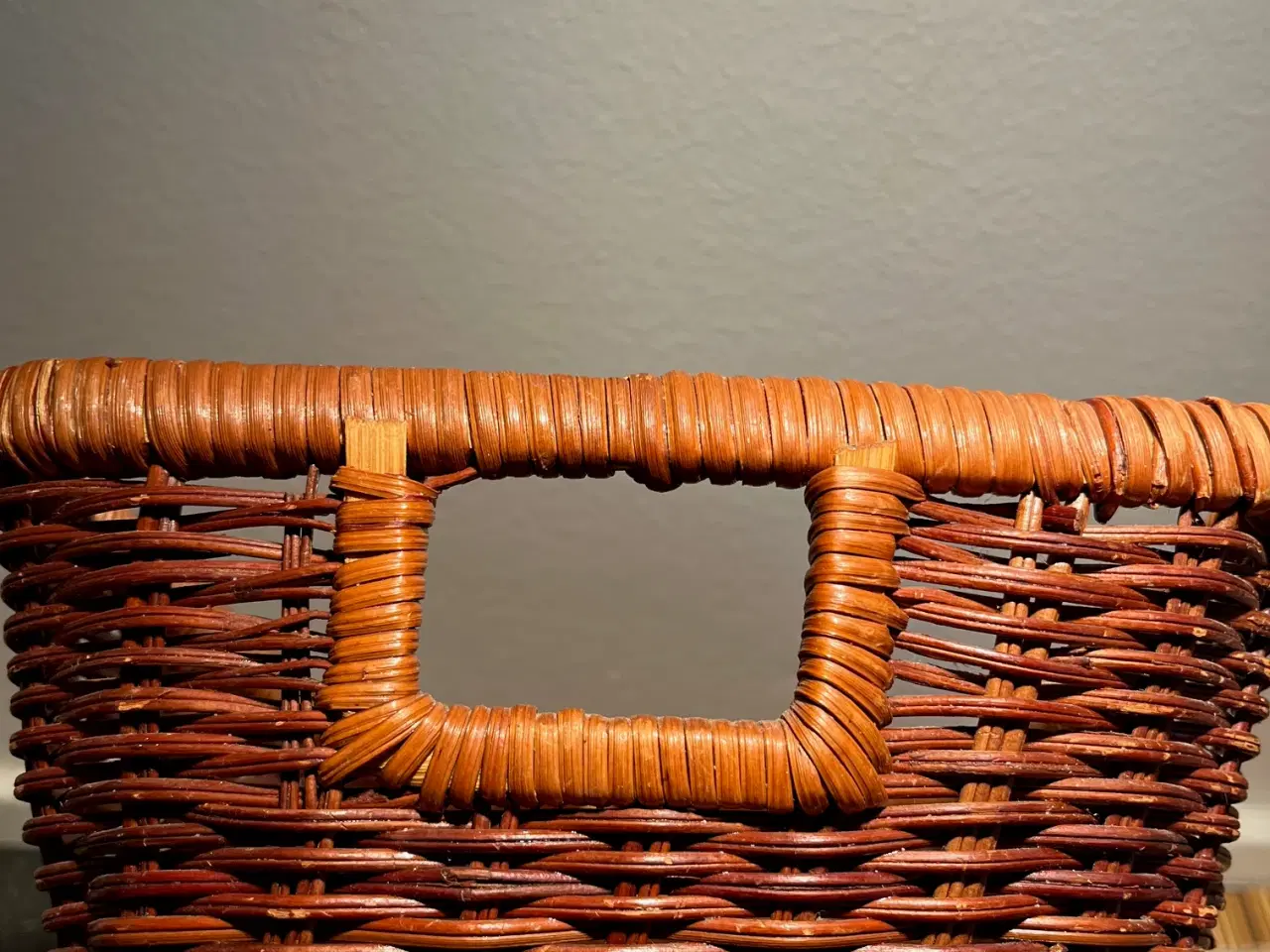 Billede 7 - Rektangulær brun fletkurv flot patina 29x19,5x10cm