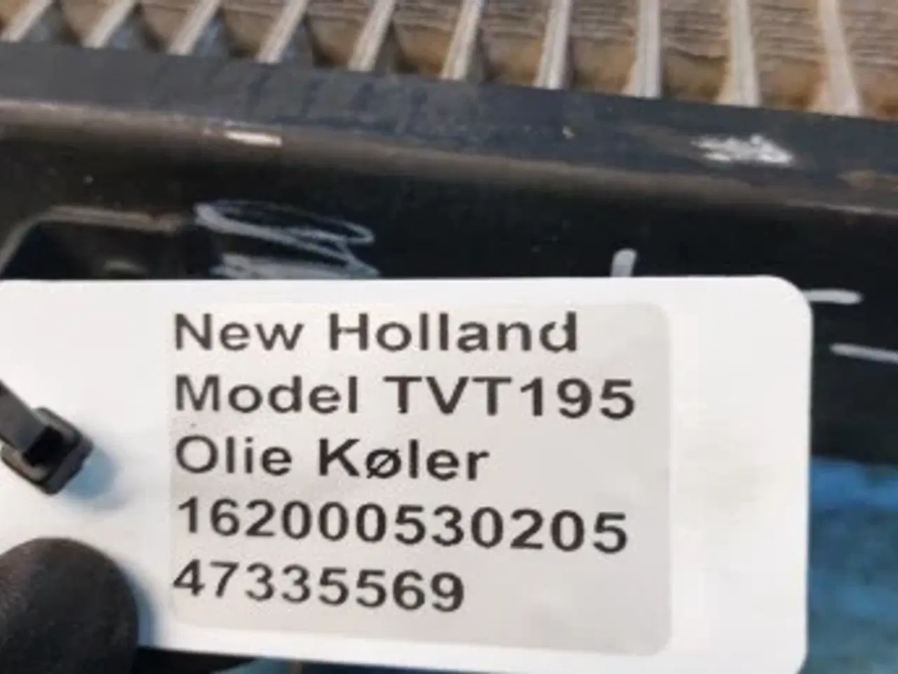 Billede 7 - New Holland TVT 195 Olie Køler 162000530205