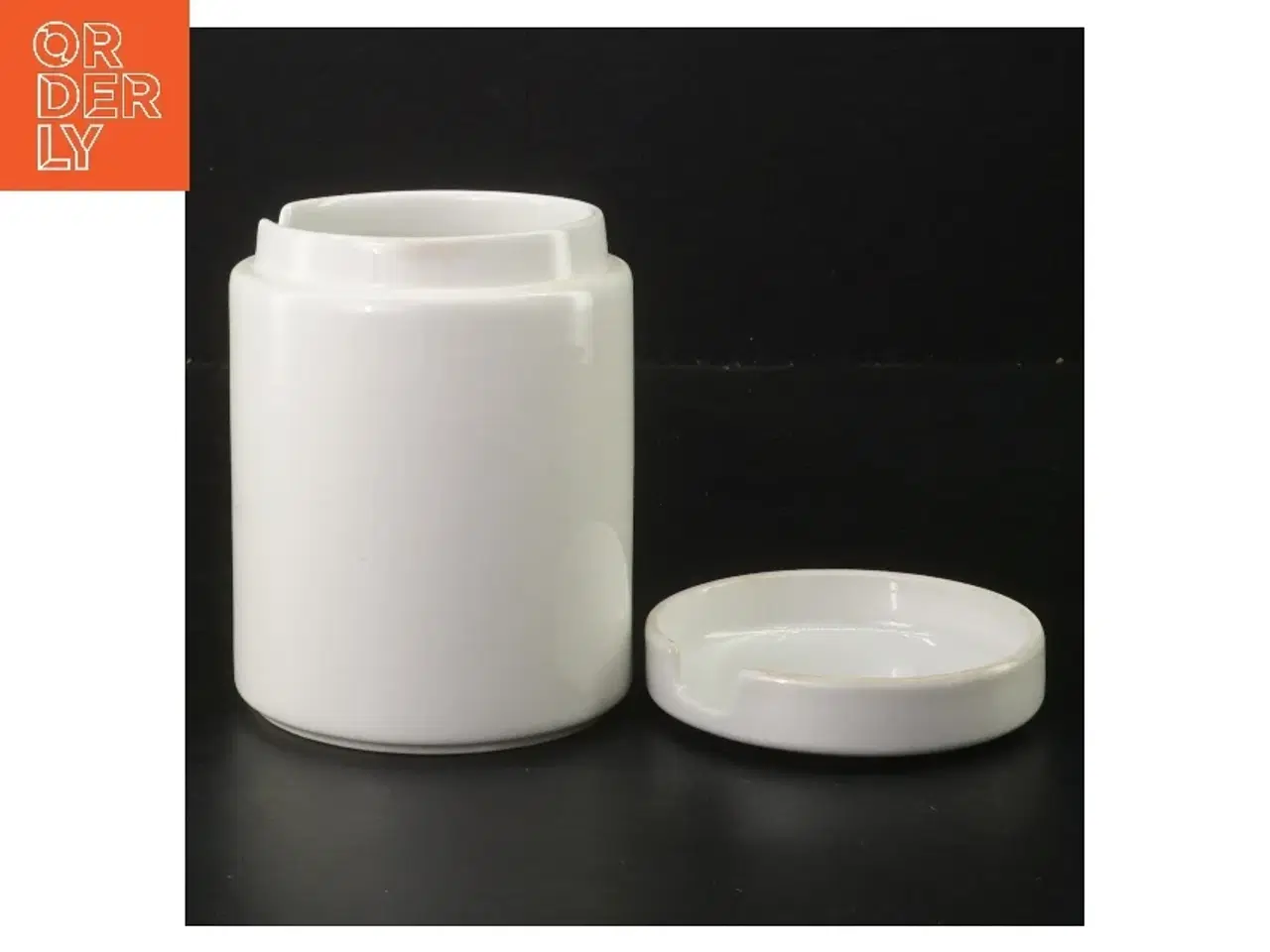 Billede 2 - Hvid porcelænskrukke med låg fra Arabia (str. Ø 7,5 cm højde 11,5 cm)