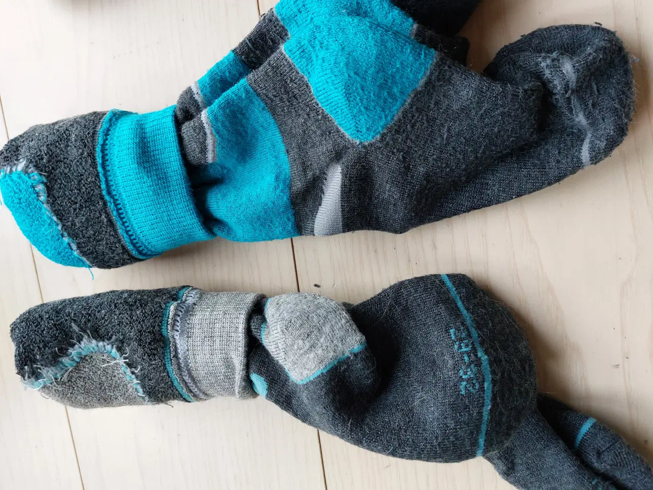 Billede 8 - Skihjelme og skibriller til børn + gode ski sokker