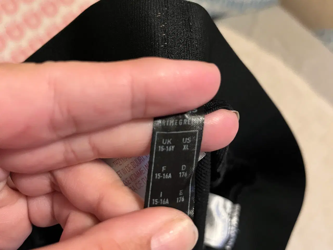 Billede 6 - Joggingbukser fra Adidas. 