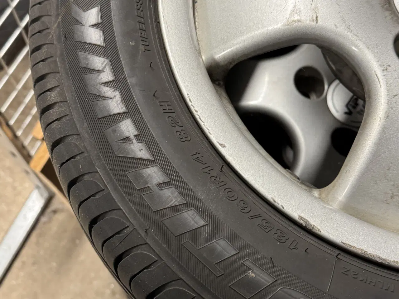 Billede 3 - 4Dæk på alufælge 165x60x14