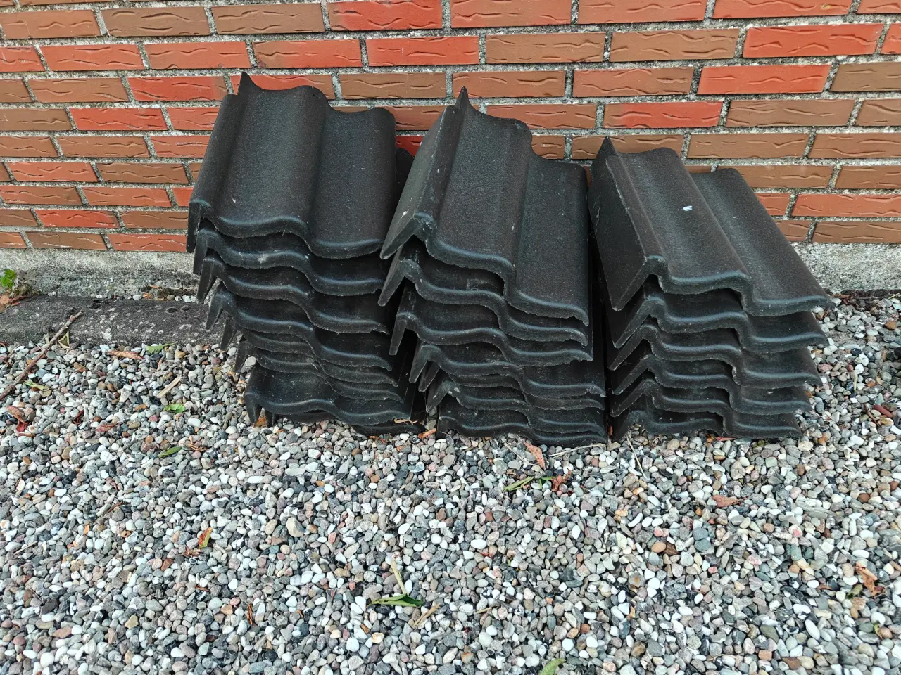 Billede 2 - Tagsten Ibf dobbelt s (vindskede sten))