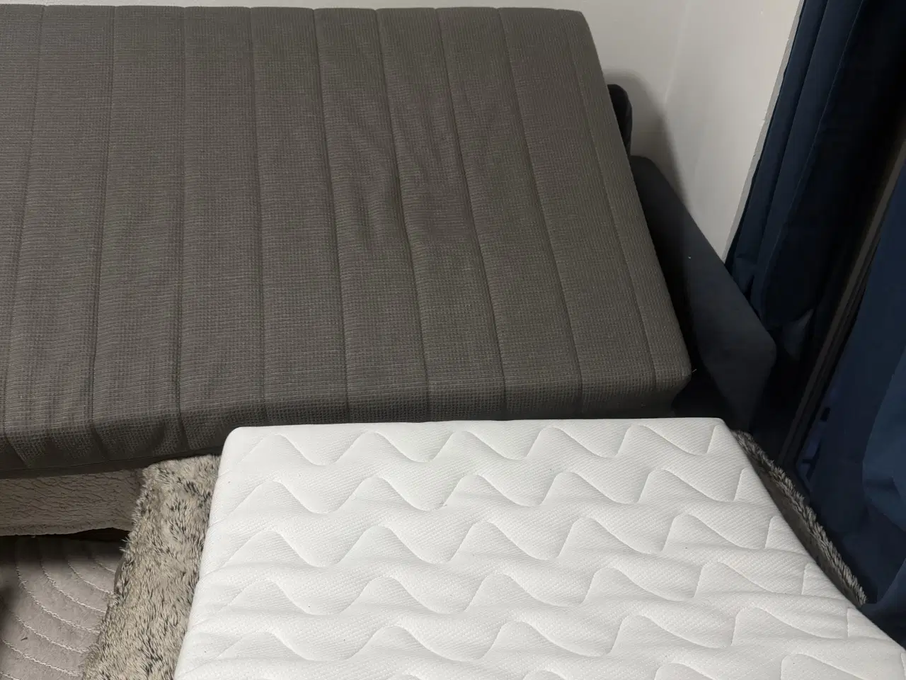Billede 5 - Helt ny elevationseng + 2 madrasser – GOD PRIS