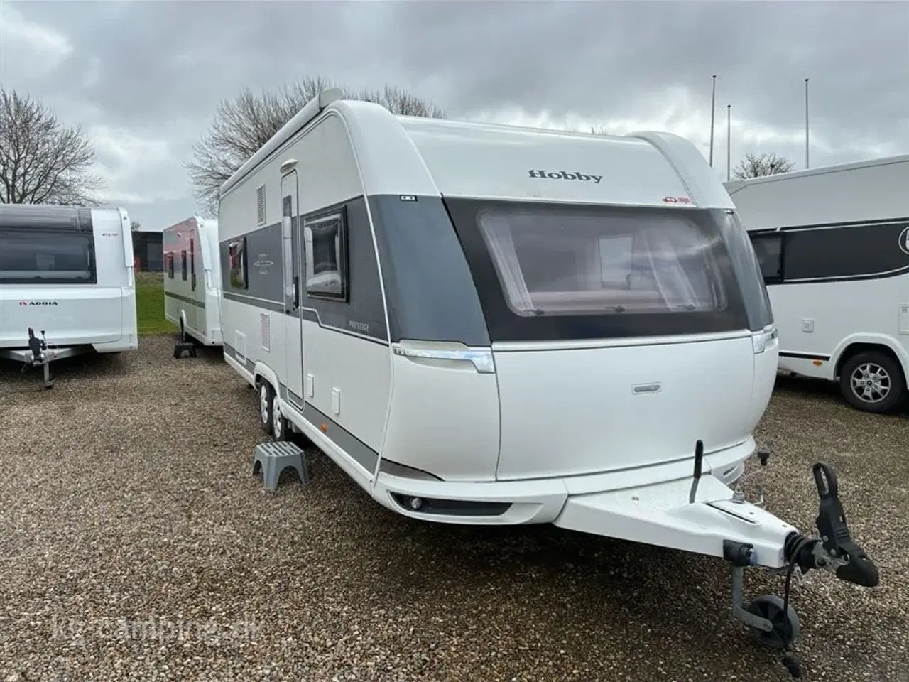 Billede 1 - 2019 - Hobby Prestige 660 WFC   Stor siddegruppe og stor vinkel køkken