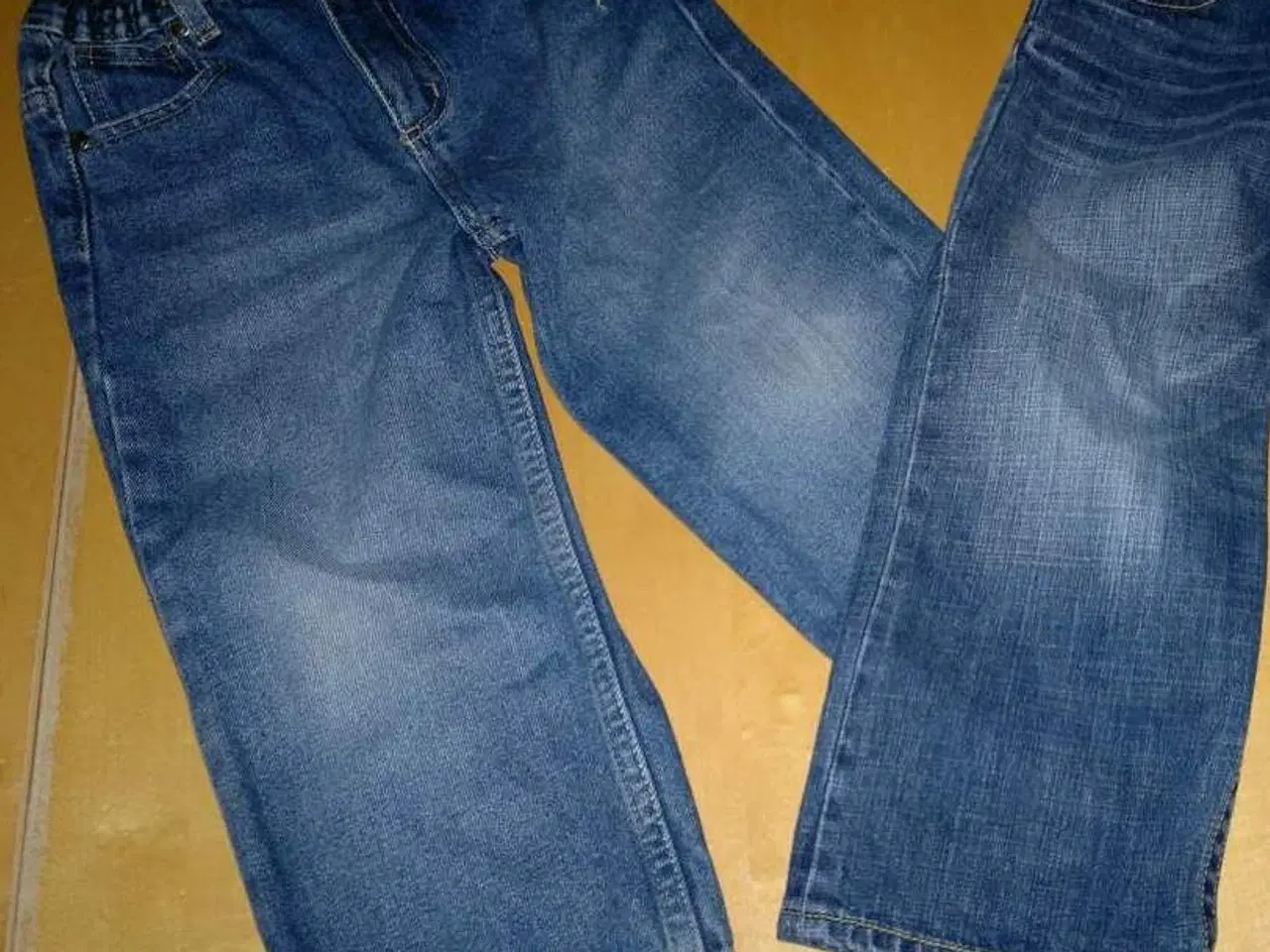 Billede 2 - Phat Farm jeans str 104