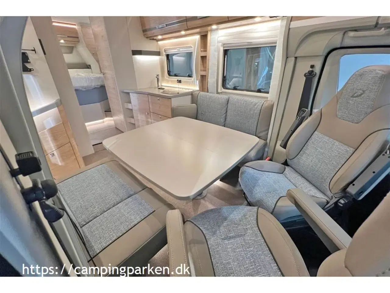 Billede 5 - 2023 - Dethleffs Pulse Classic T 7051 DBL Lækker jubilæumsudgave med meget udstyr, queens bed og Face-to-face-siddegruppe