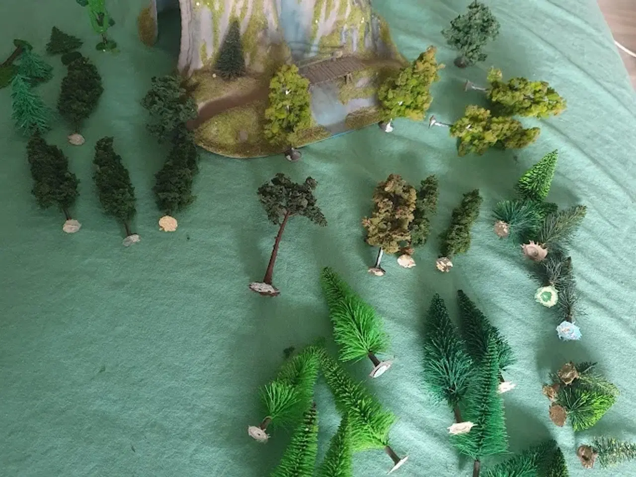 Billede 20 - Modeltog HO - lokomotiver - vogne - skinner - huse