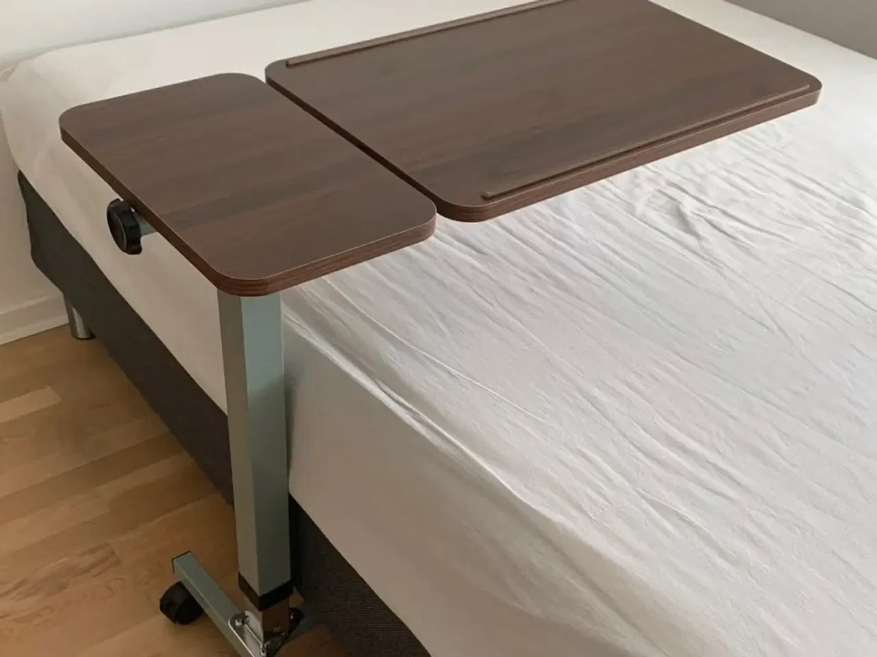 Billede 4 - Senge/syge/arbejdsbord med hæve-og vippefunktion
