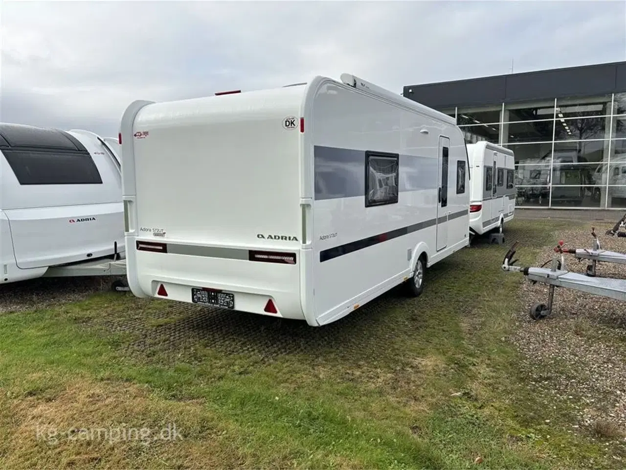 Billede 4 - 2021 - Adria Adora 572 UT Alde   Vognen fremtræder hysterisk velholdt og med lækkert udstyr.