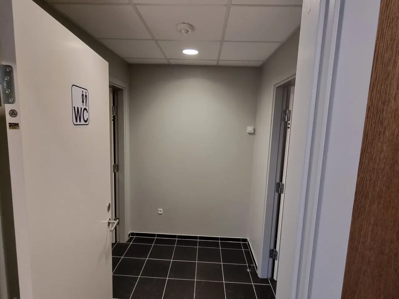 Billede 5 - Flotte kontorer på 1. sal