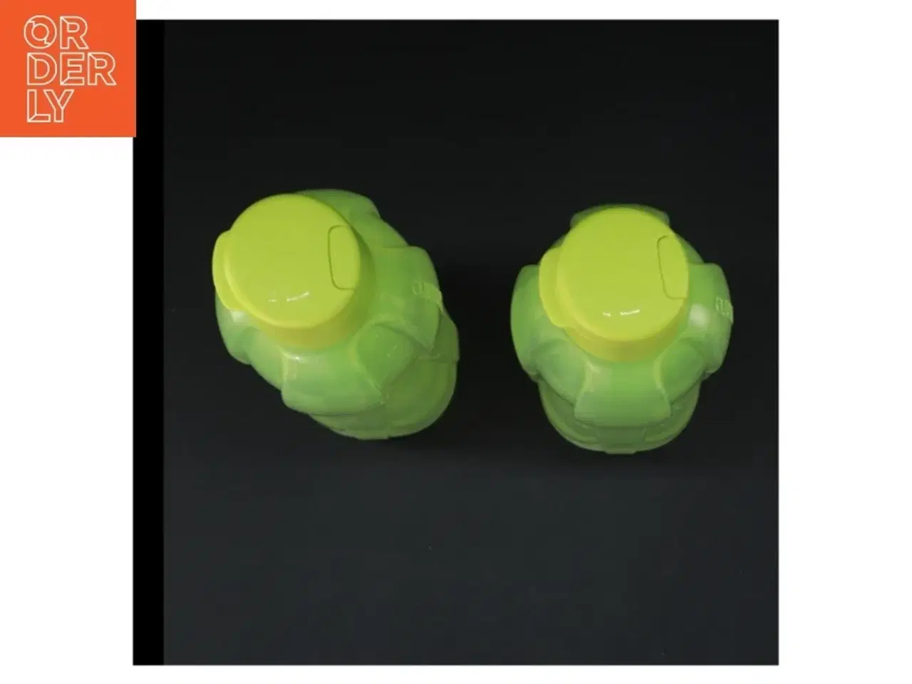 Billede 3 - Plastikflasker op med skruelåg fra Tupperware (str. 2 stk 25,5 cm)