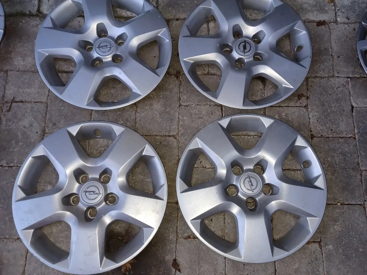 Billede 2 - Opel original hjulkapsler.