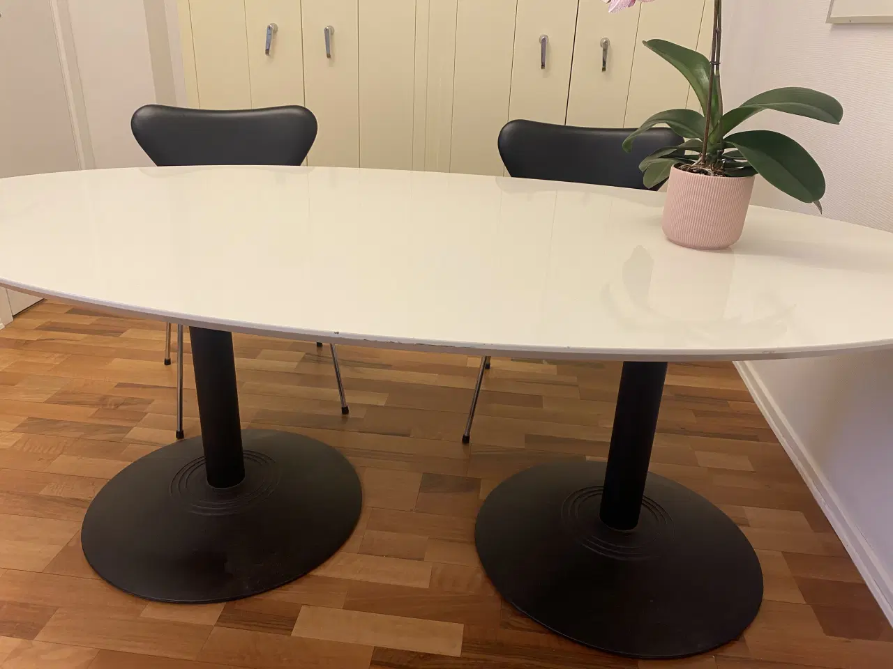 Billede 2 - Ovalt spisebord bortgives mod afhentning