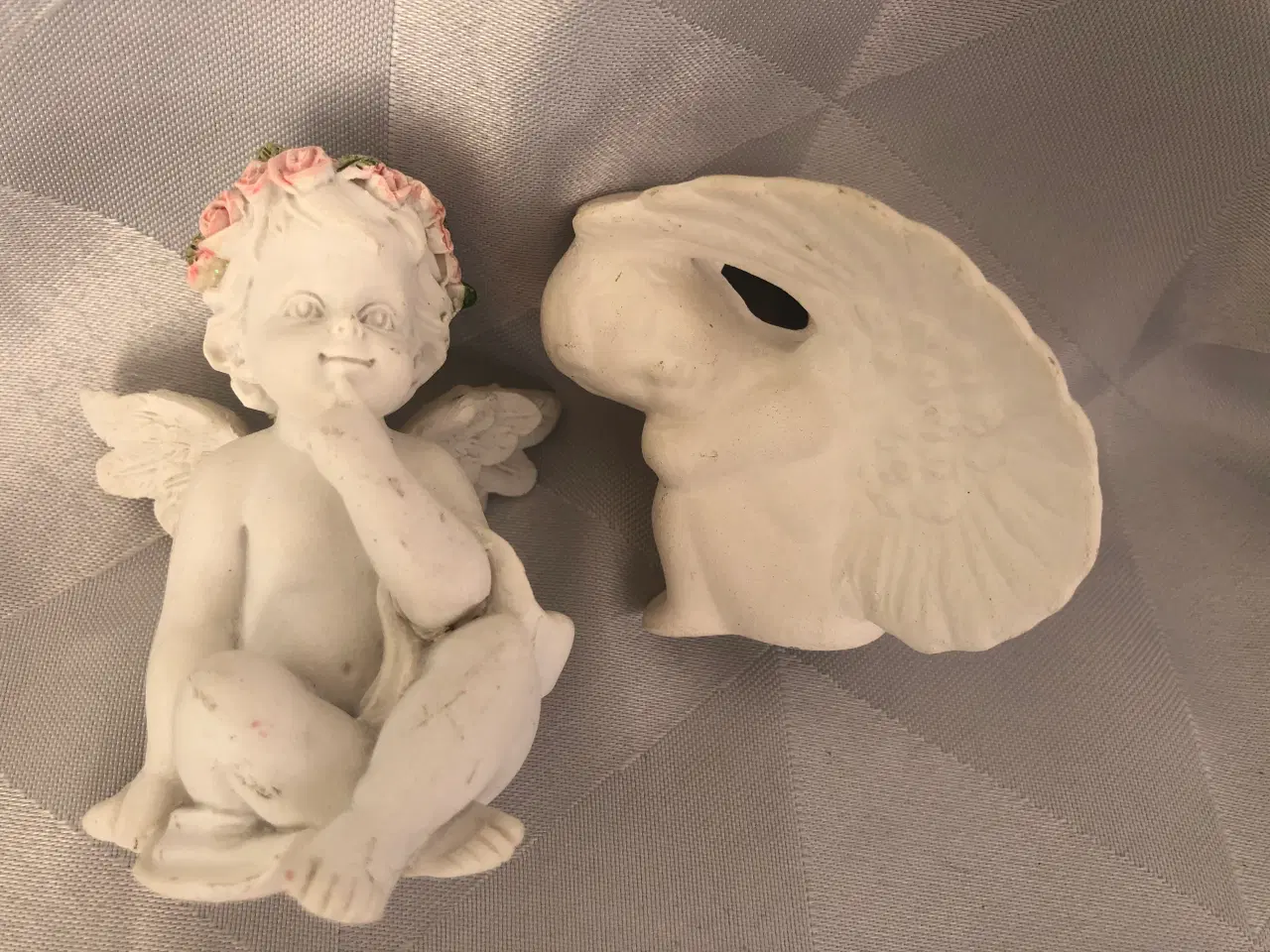 Billede 15 - To forskellige keramik engle figurer 