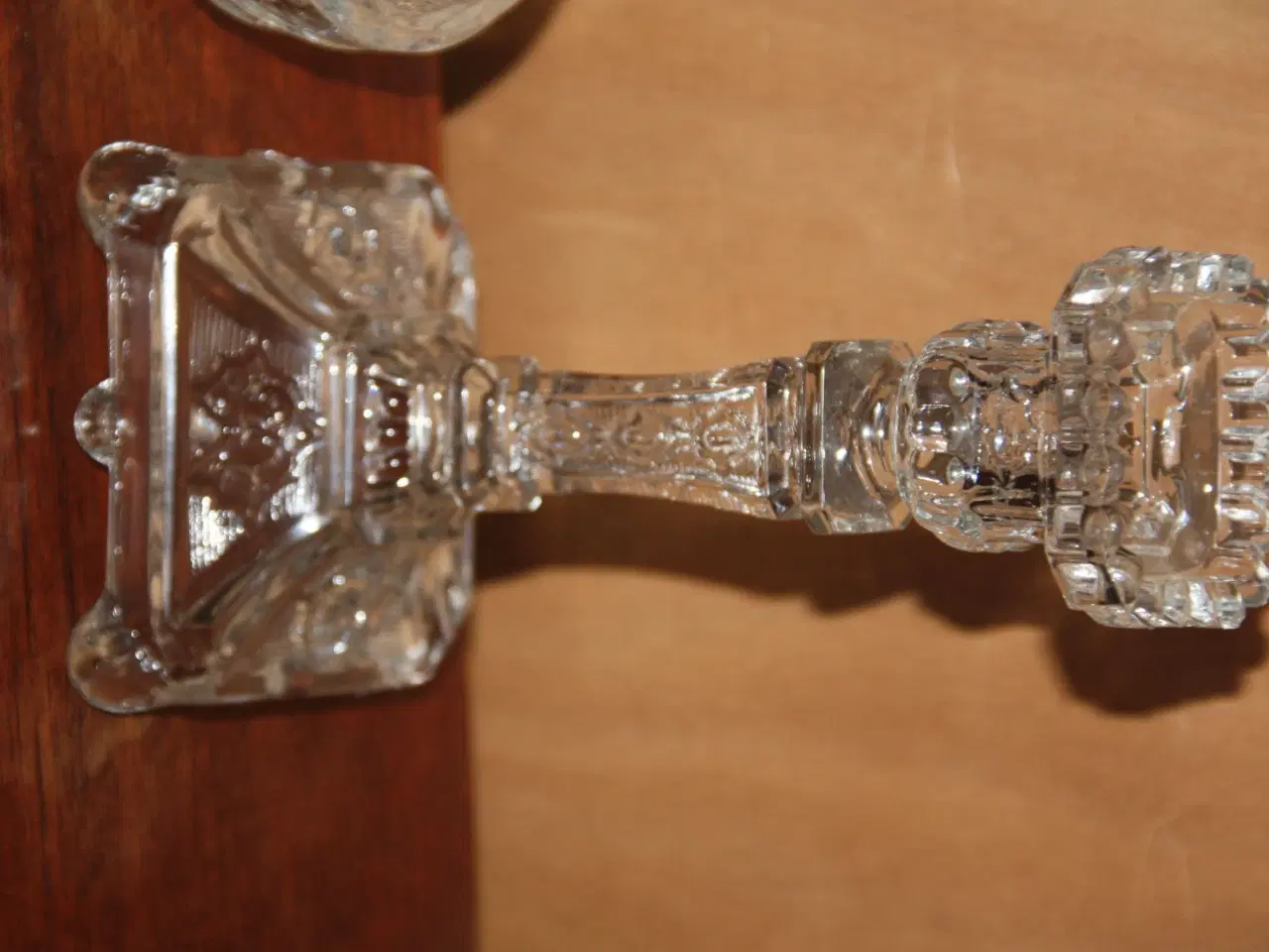 Billede 3 - Glas skål med låg samt lysestager