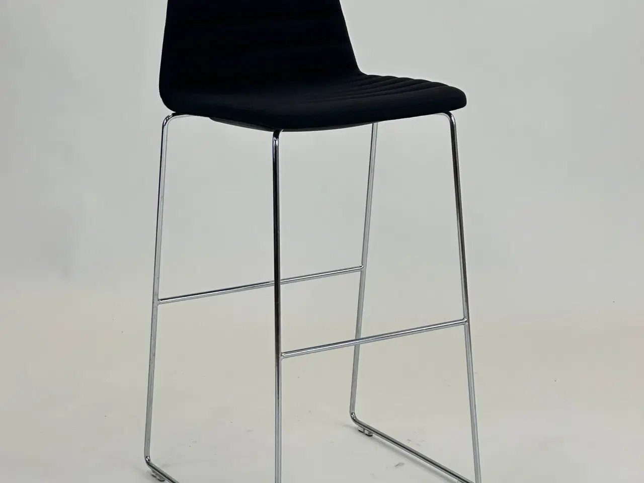 Billede 1 - Paustian Spinal Barstol – Sort med Krom Stel SH 78 cm