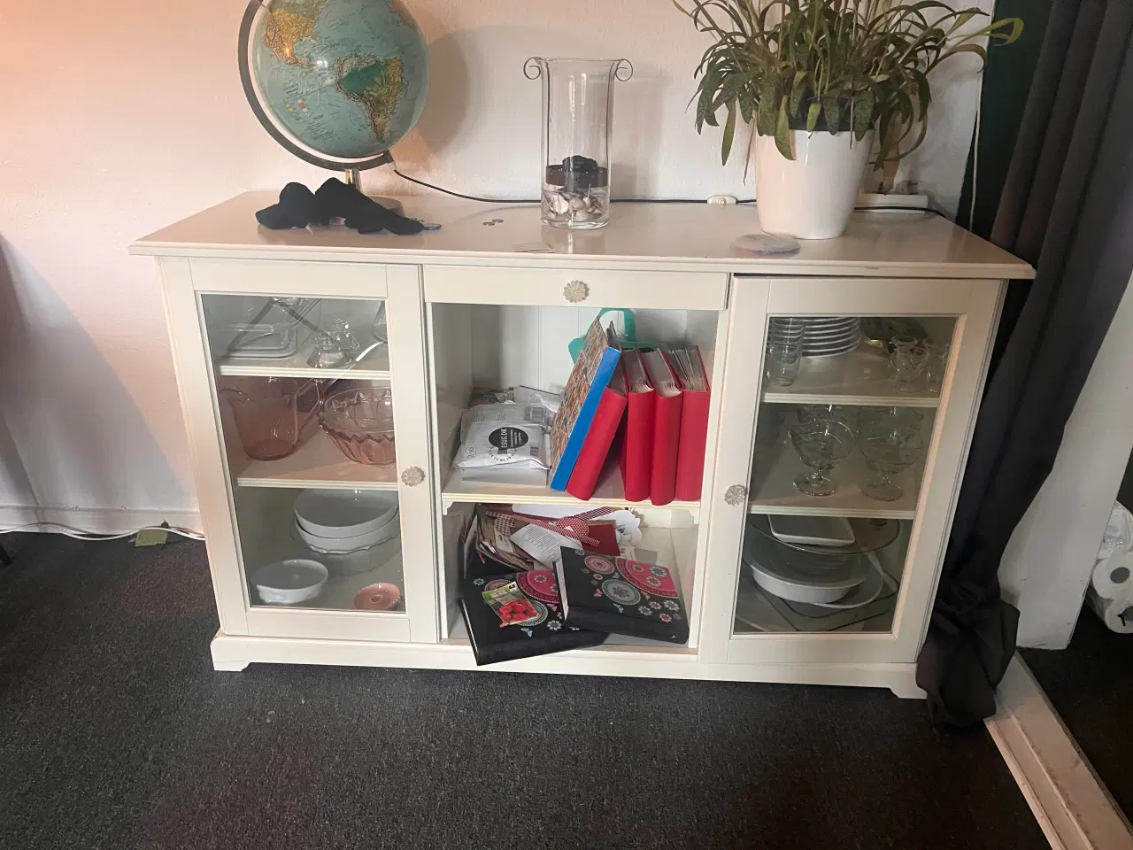 Billede 1 - Vitrine fra ikea