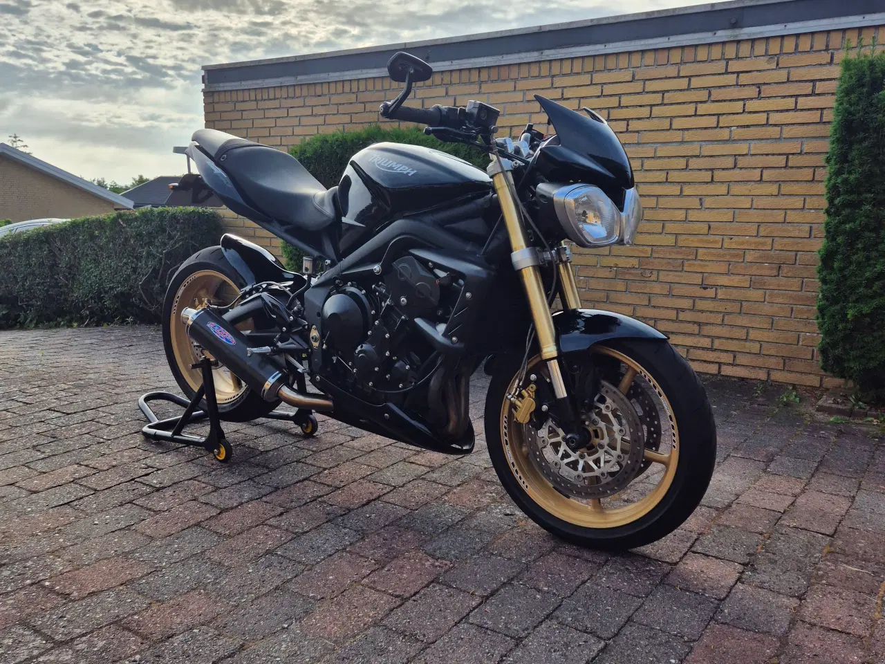 Billede 2 - Triumph street triple 675