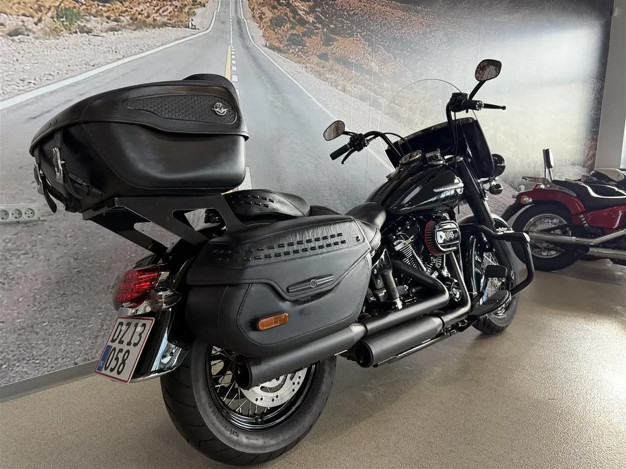 Billede 3 - Harley-Davidson FLHCS Heritage Classic 114