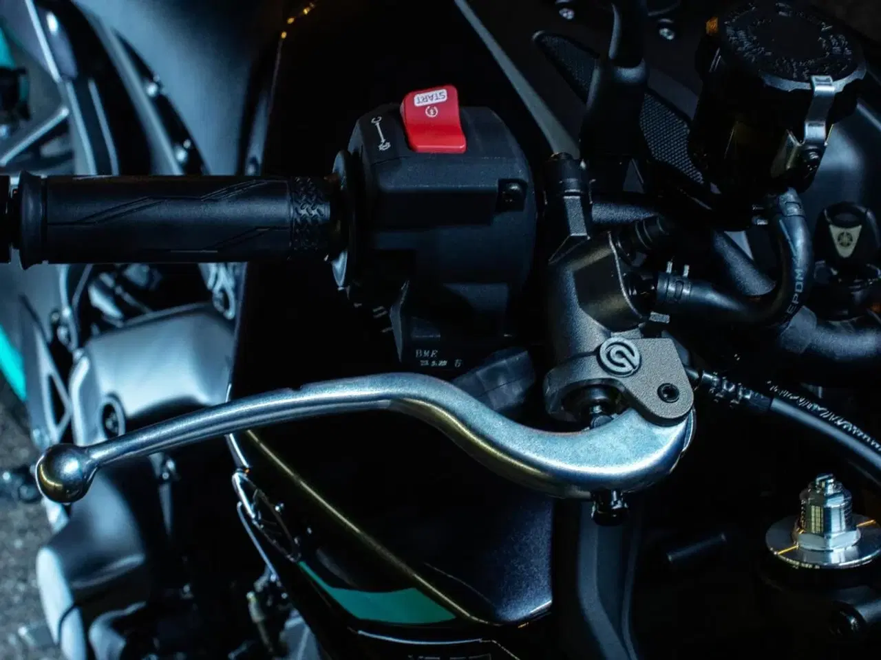 Billede 23 - Yamaha MT-09 Midnight Cyan