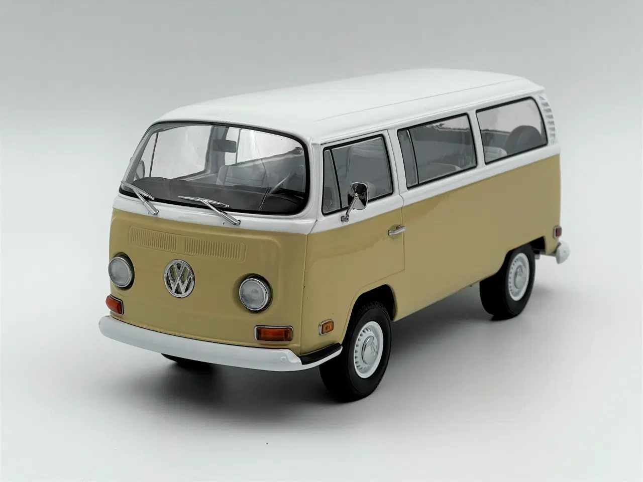 Billede 1 - 1971 VW T2a "Early Bay" Bus Limited Edition 1:18
