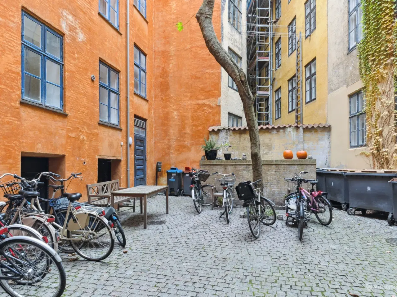 Billede 12 - Momsfrit kontorlejemål på pulserende gade