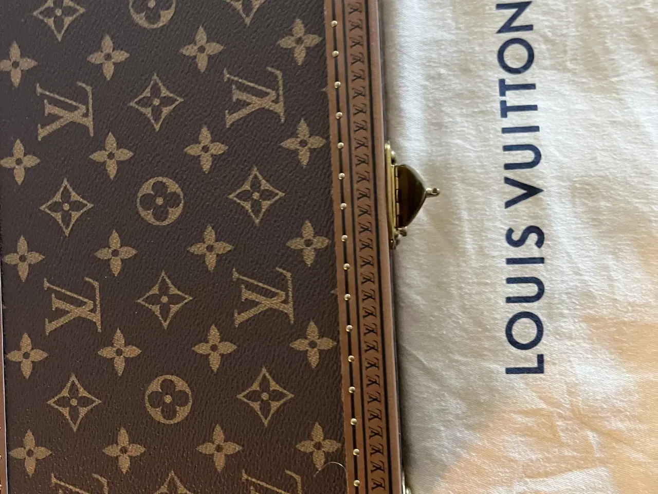 Billede 4 - Luisvutton ur kasse virkelig lækker 