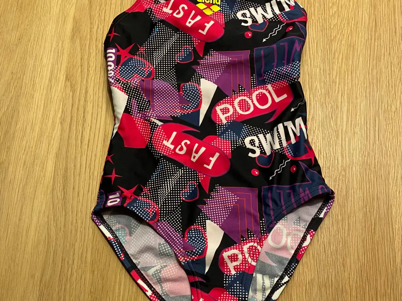 Billede 1 - Speedo badedragt str. 122