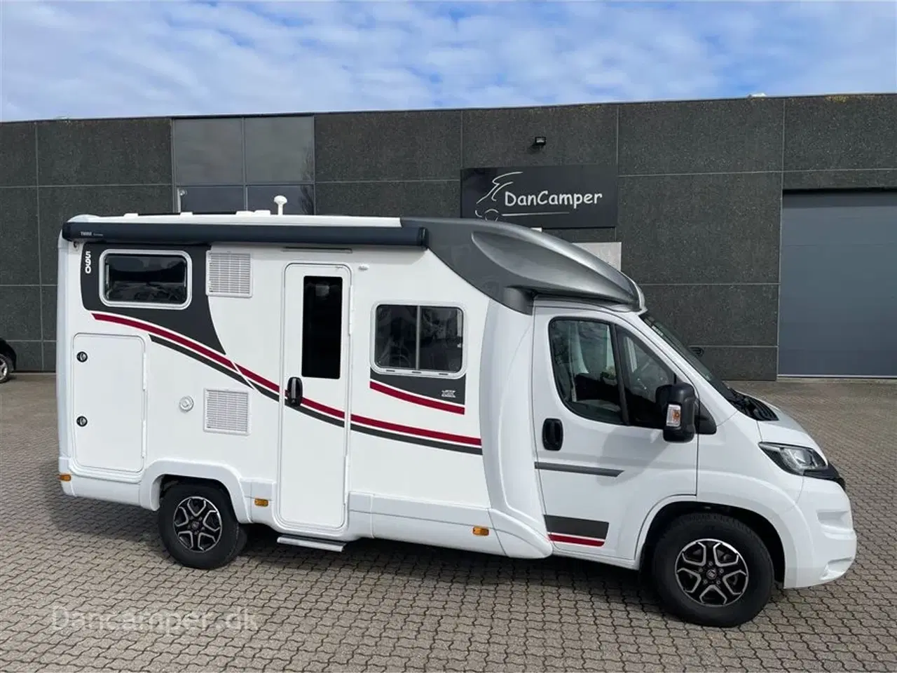 Billede 2 - 2023 - Ilusion   Ilusion XMK 590 Premium, flot lyst interiør, 180 Hk og 9 trins automatgear