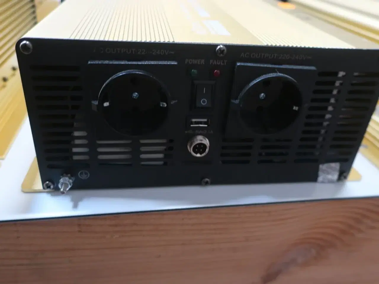 Billede 2 - Inverter GREEN ENERGY Pure Sine Wave DC/AC Power 2000W