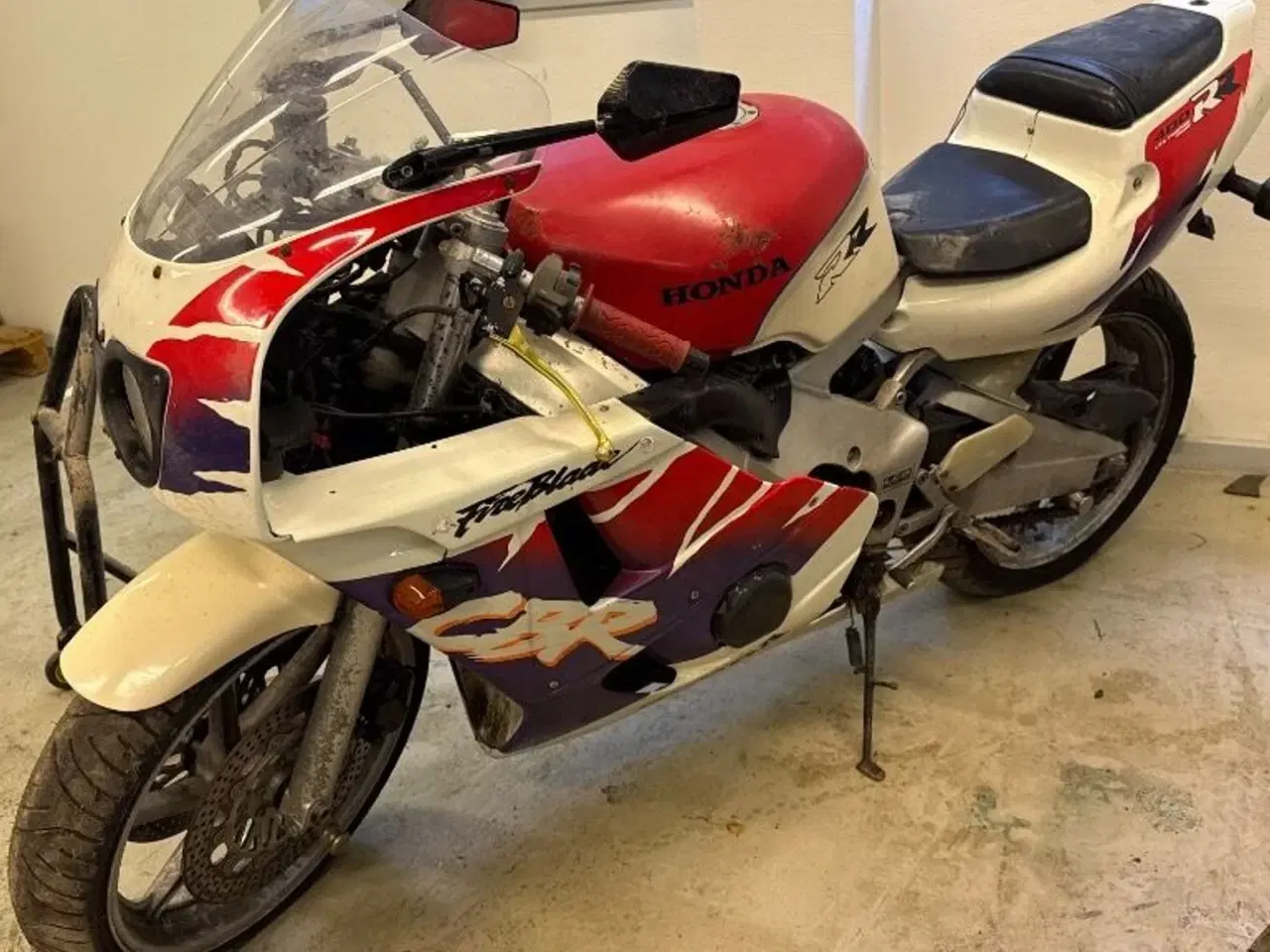 Billede 5 - 4 stk. klassiske MC Honda 400 RR, Honda Schurgers 990 S, Honda VF 500 og Suzuki GSXR