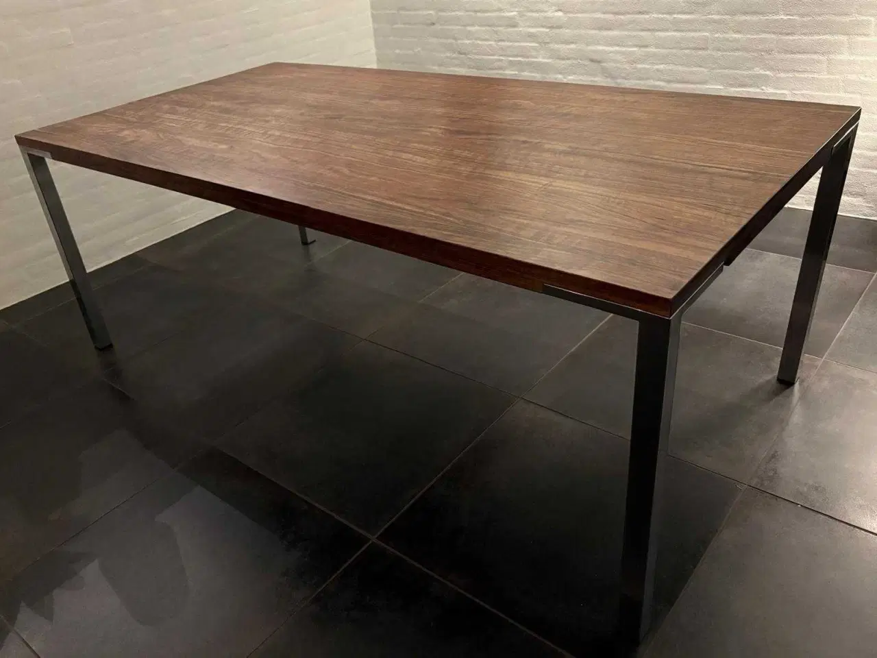 Billede 4 - Spisebord, Massiv Valnød bordplade