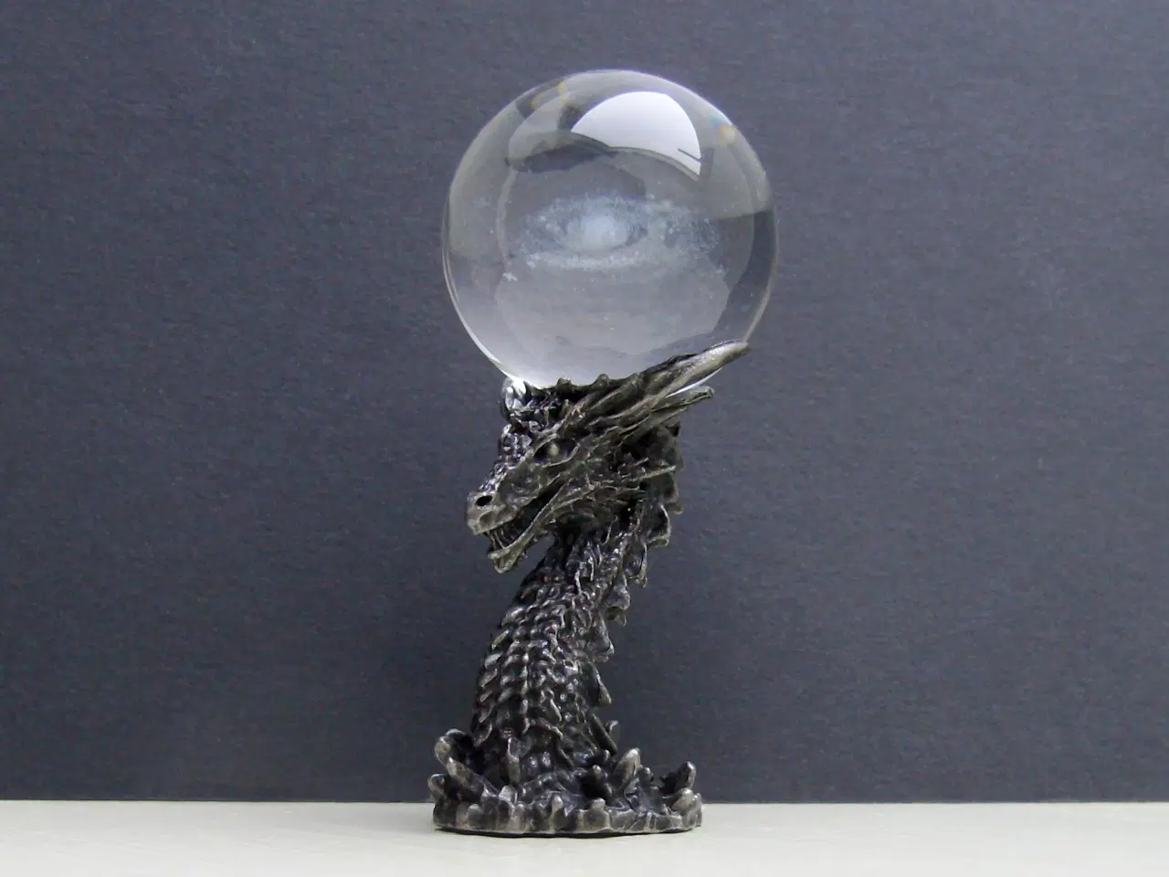 Billede 1 - 3D laserindgraveret galakse i glas på sokkel