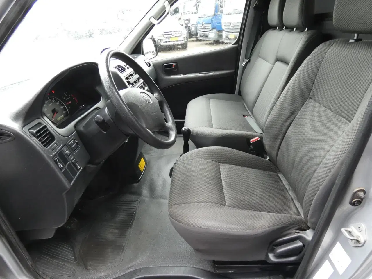 Billede 9 - Toyota HiAce Kort 2,5 D-4D a/c m/komf. 117HK Van