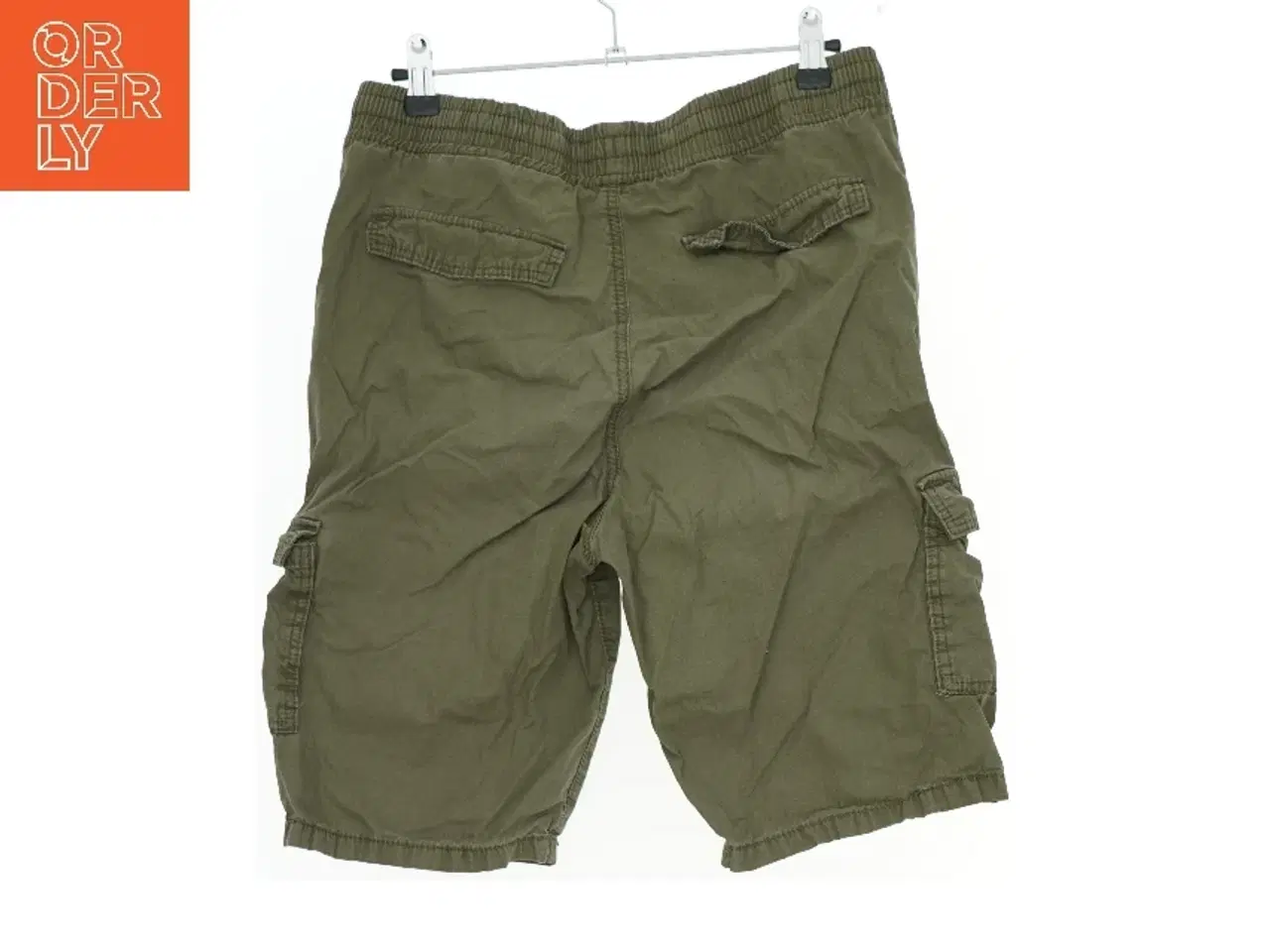 Billede 2 - Olivenfarvede cargoshorts fra H&M (str. 170)