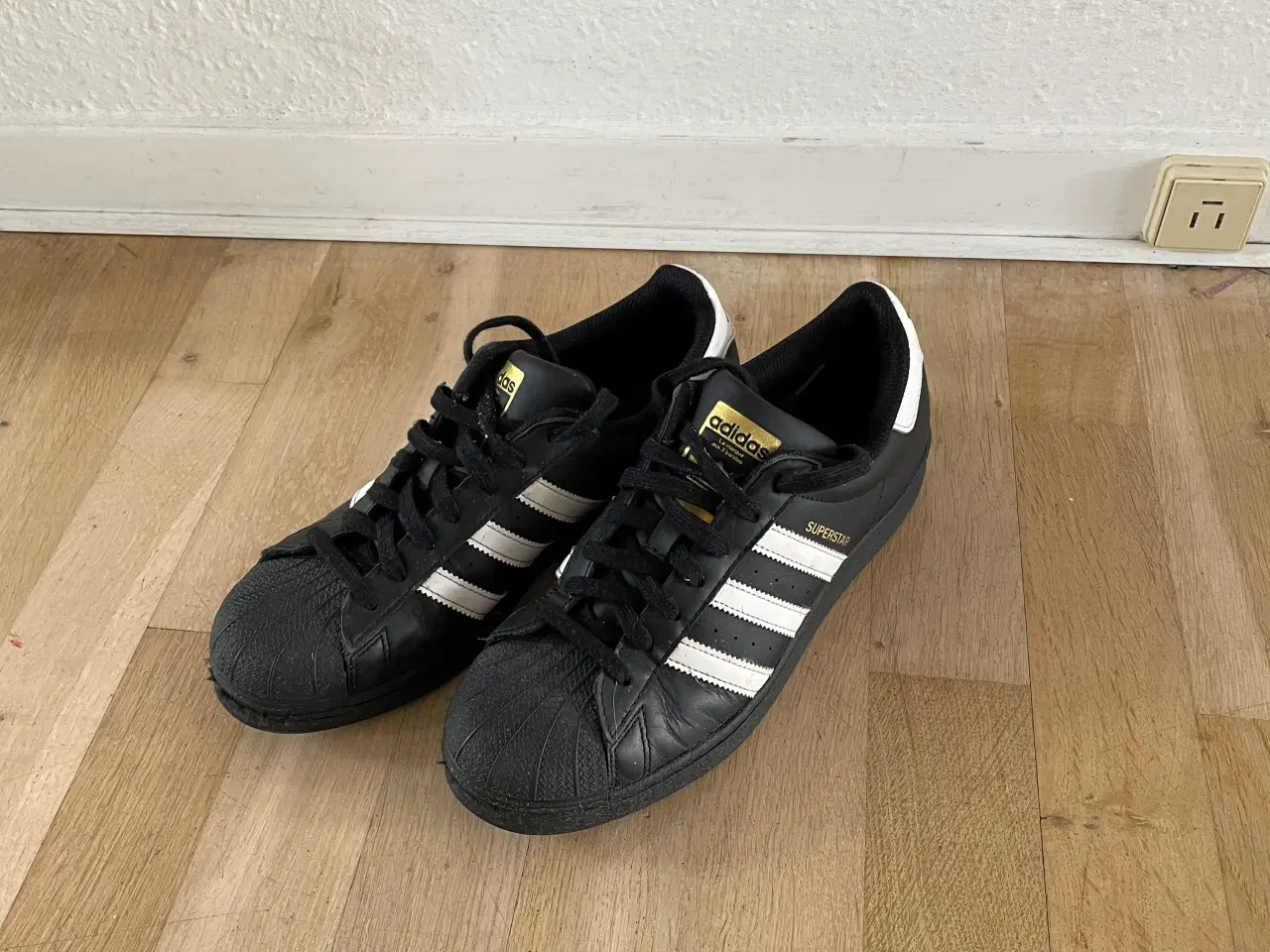 Billede 1 - Adidas superstar str 40 & str 42 2/3 ( str 43 ) 