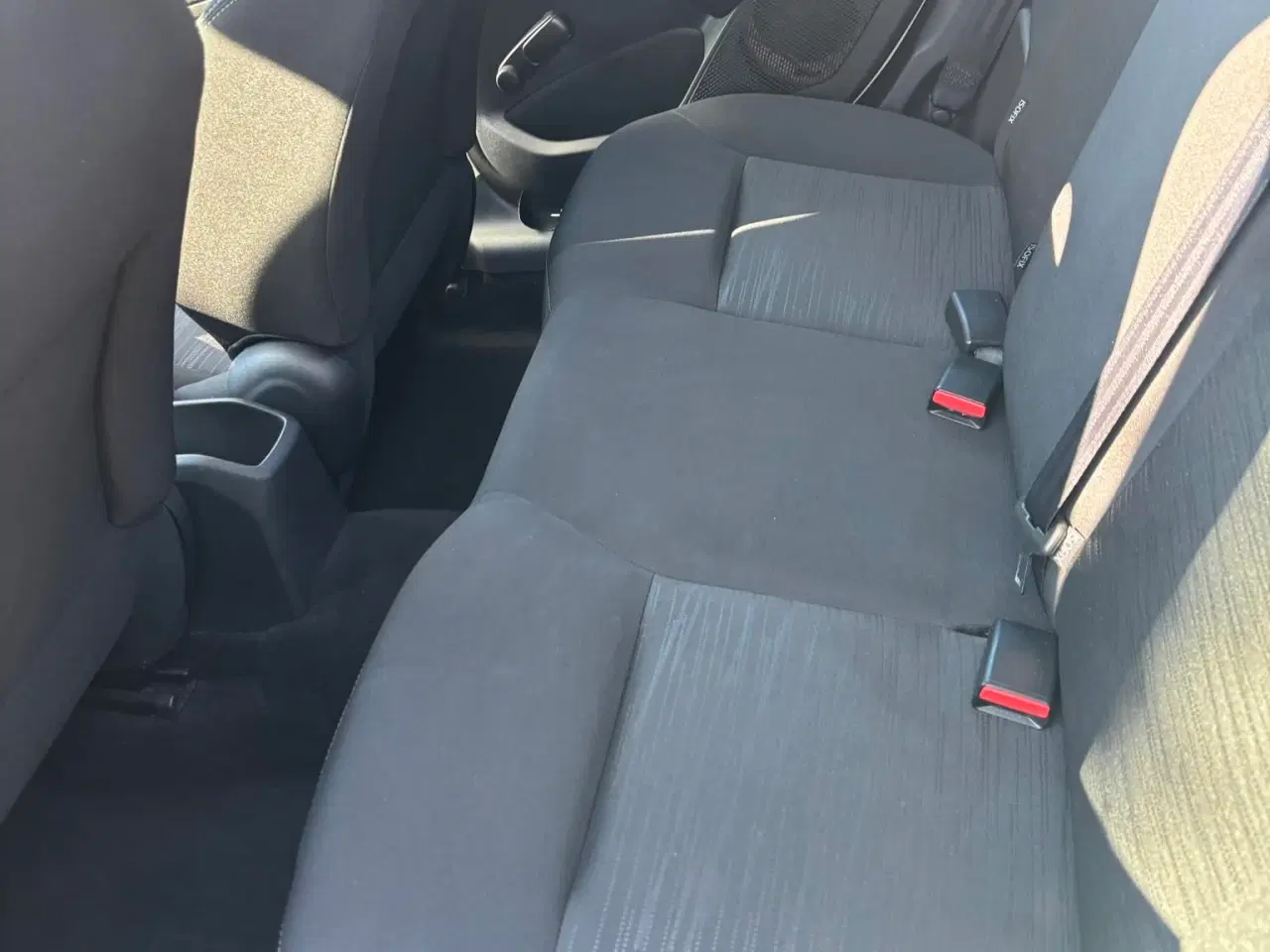 Billede 9 - Perfekt lille bil med få kilometer bag sig 