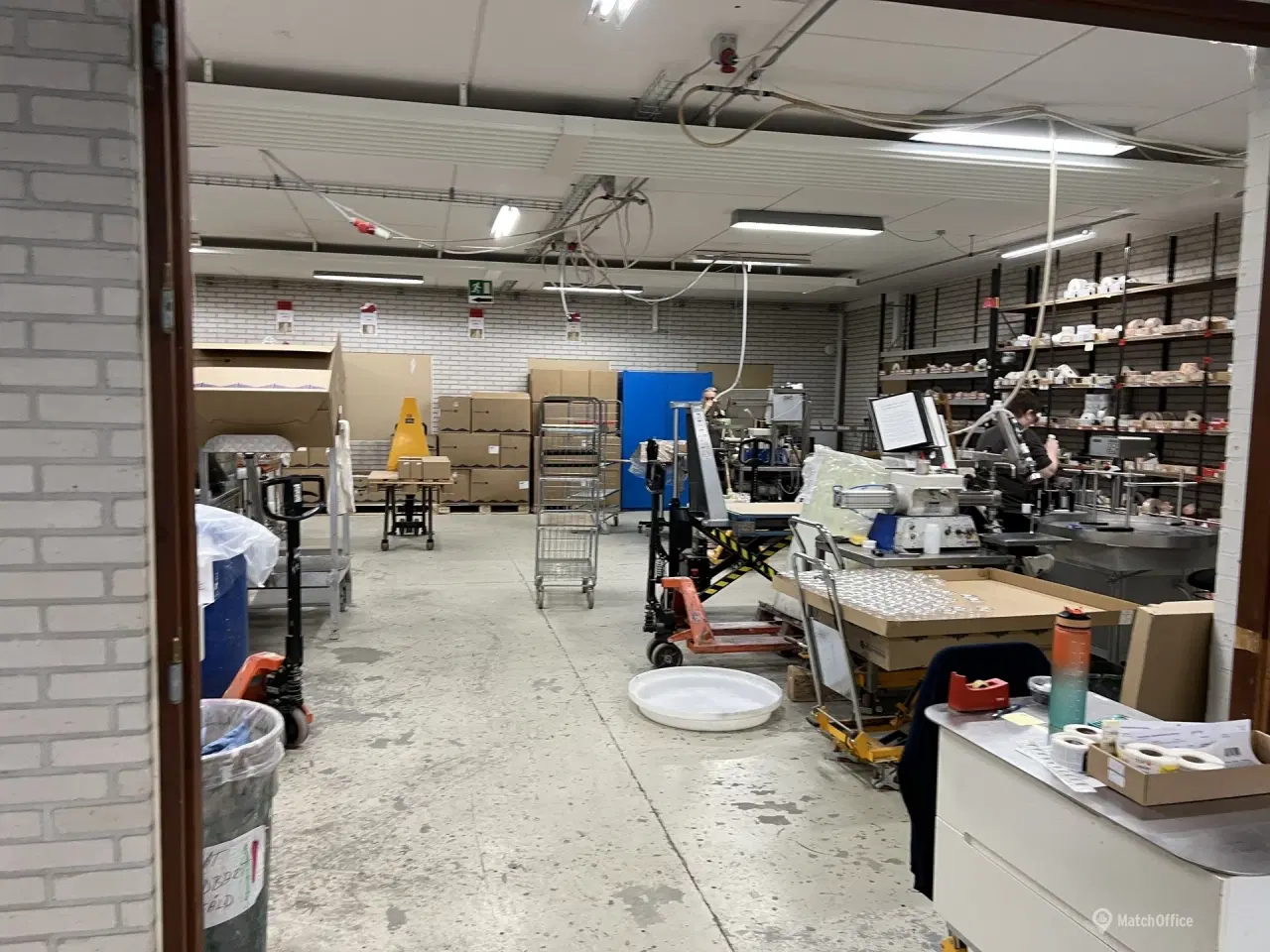 Billede 1 - Lager og kontor. med gode faciliteter til produktion