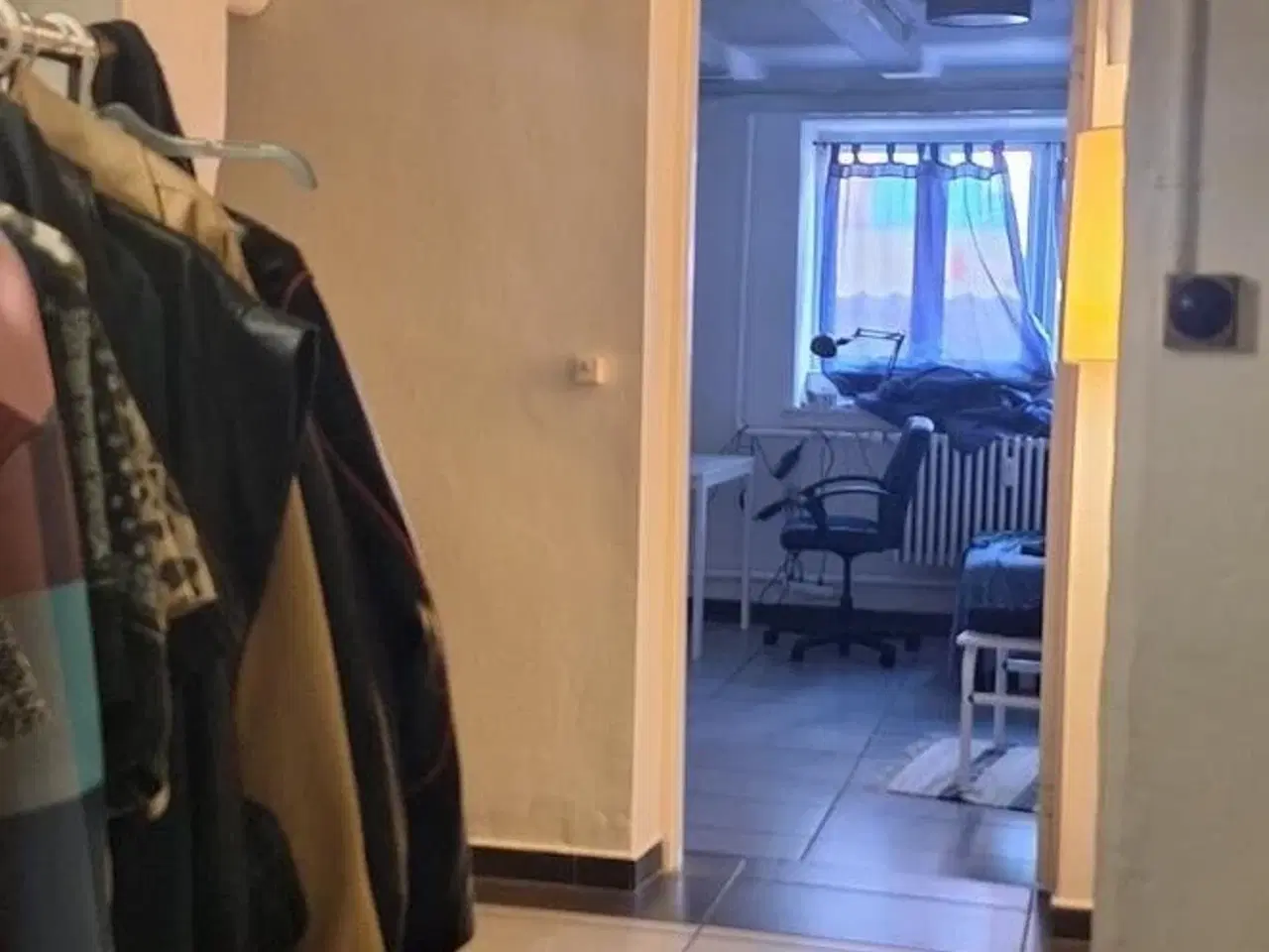 Billede 8 - Villa - hele kælderen til leje - ejen indgang