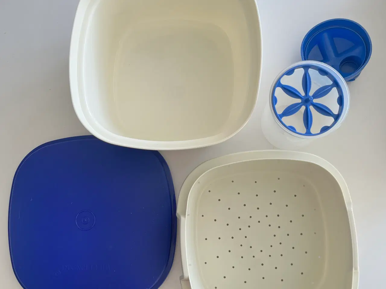 Billede 3 - Tupperware Sæt ( 4 dele)