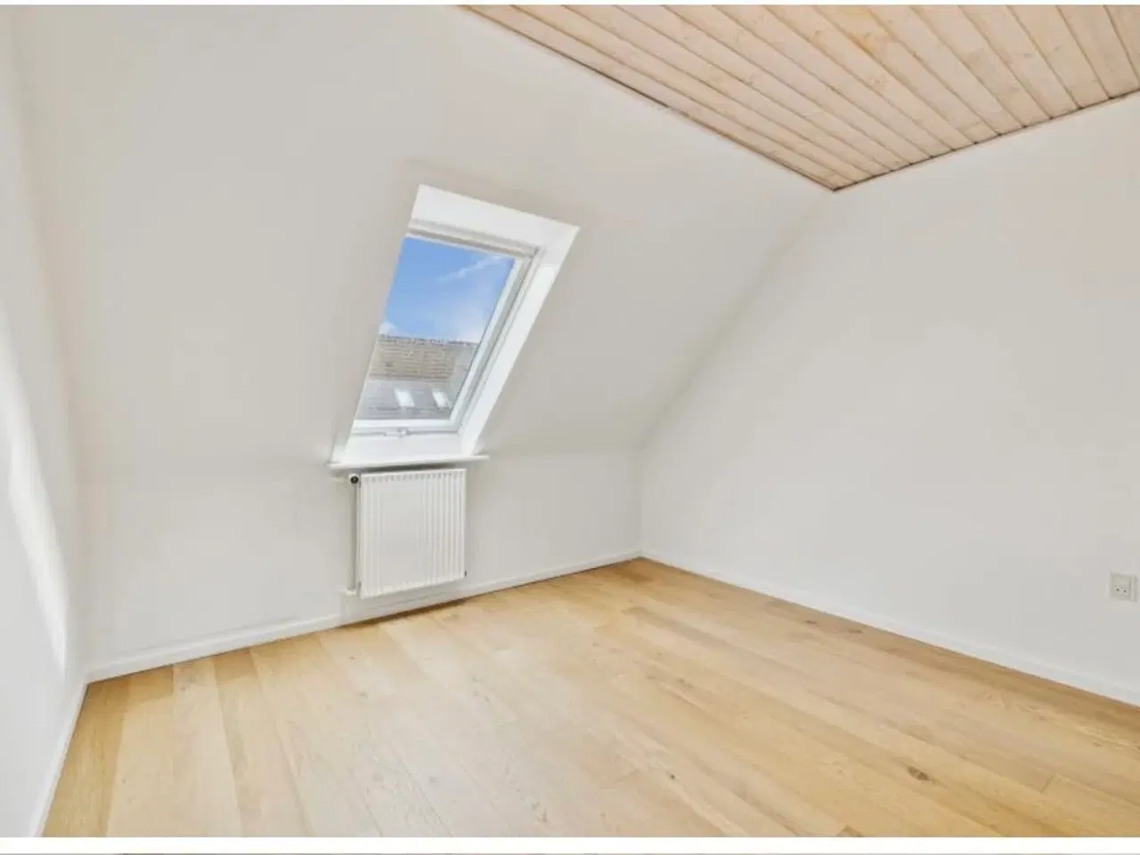 Billede 9 - Flyt direkte ind! Totalistandsat rækkehus i