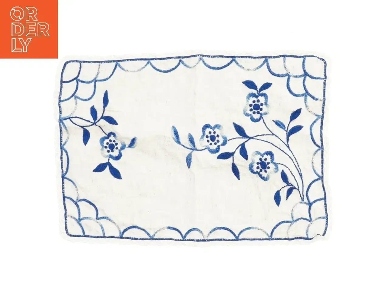 Billede 2 - Broderet dækkeserviet/dug (str. 45x30 cm)