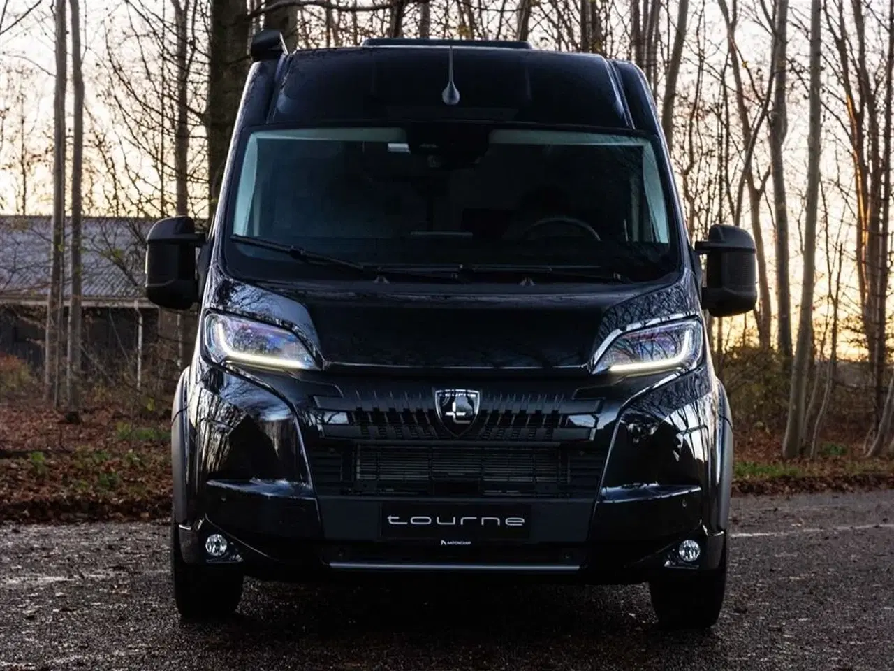 Billede 60 - 2026 - Tourne 6.4 Select aut. gear - Black   Tournes topmodel med langsgående senge