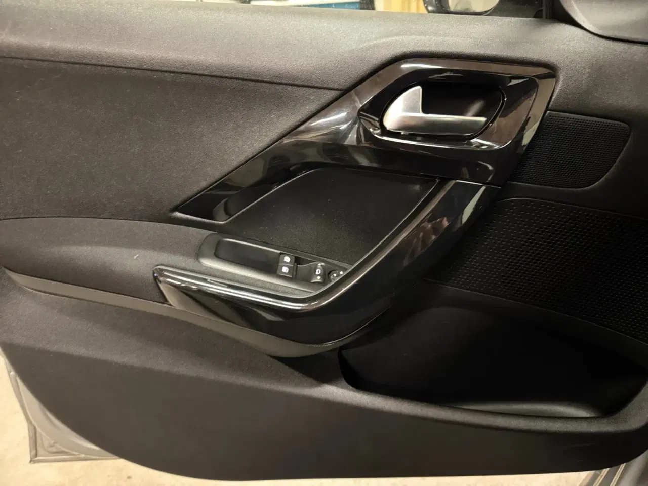 Billede 13 - Peugeot 208 1,2 VTi 82 Active Navigator