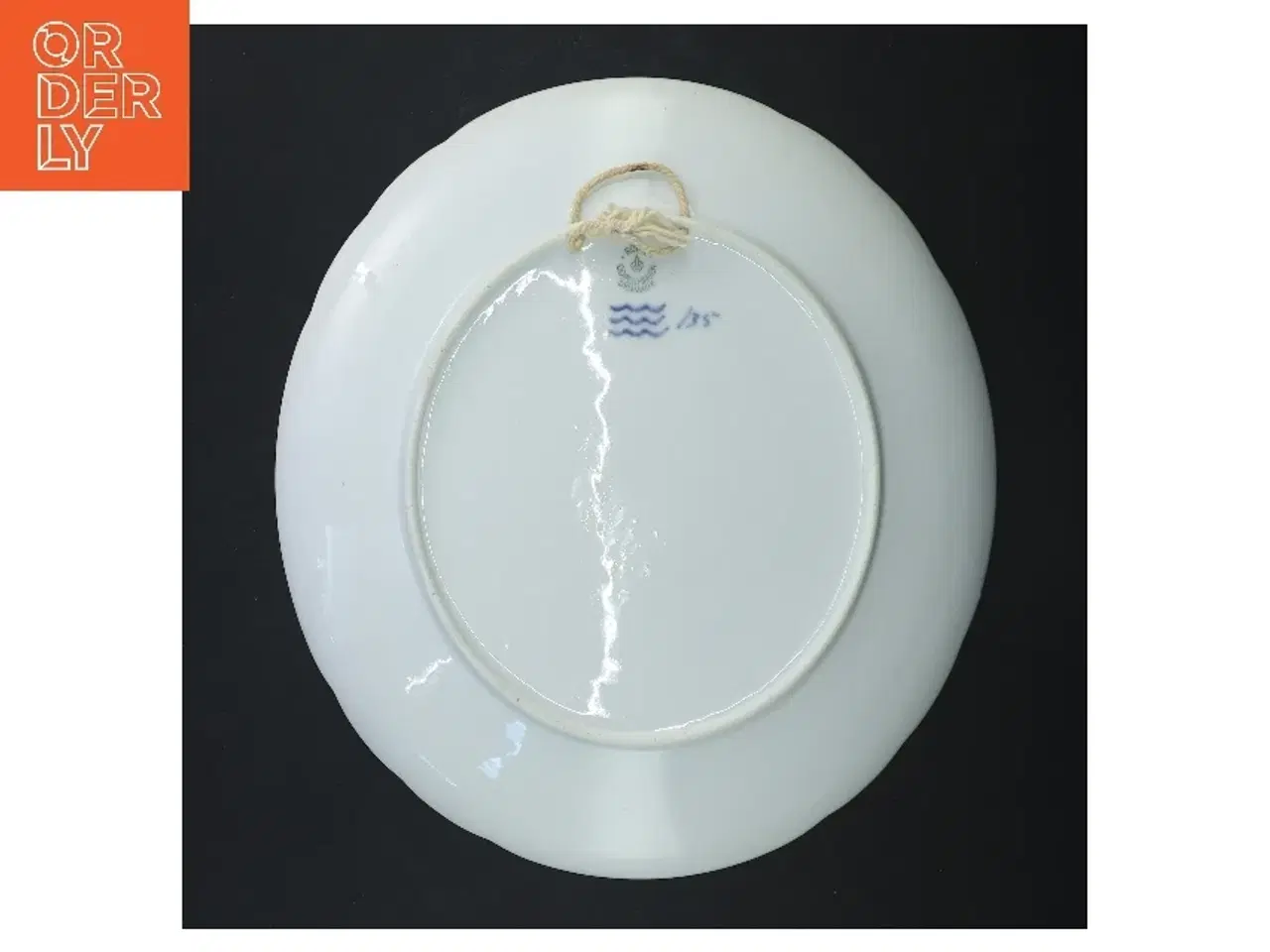 Billede 3 - Dekorativ porcelænstallerken med silhouette design fra Royal Copenhagen (str. Ø 25 cm)