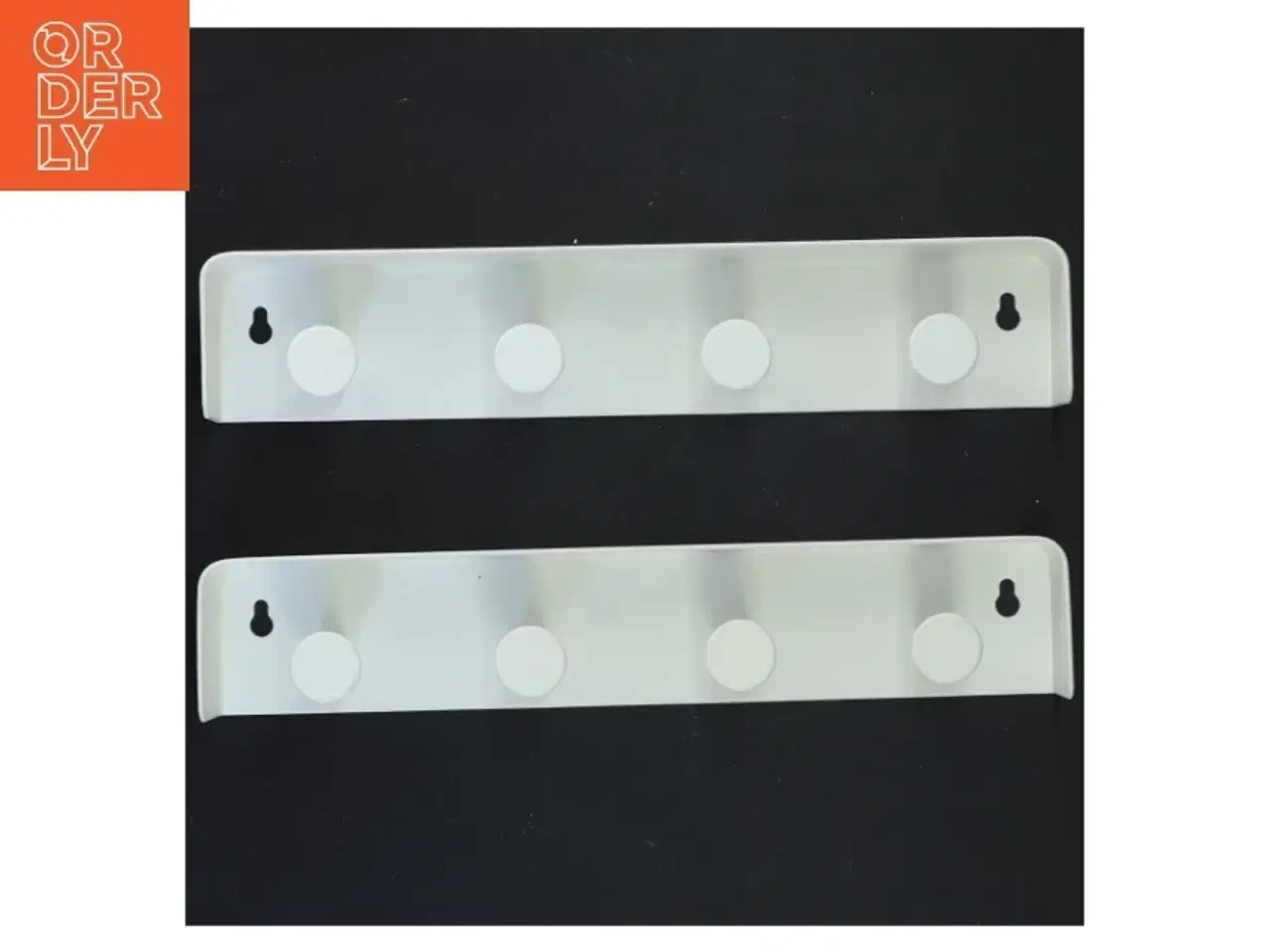 Billede 1 - Vægmonteret hvid knagerække fra IKEA (str. 27x5x3,5 cm)